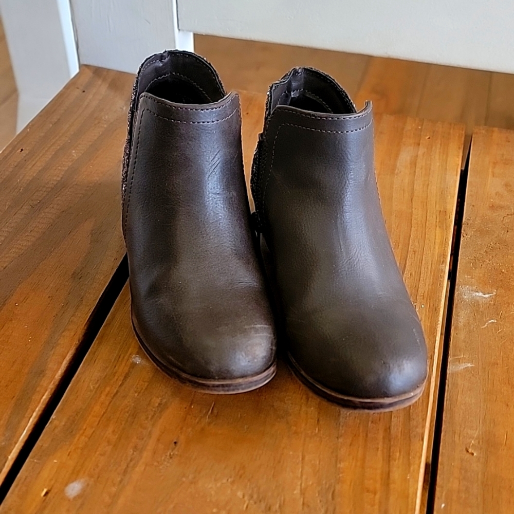 Little girls sz 12 booties